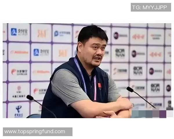 姚明退役令人惋惜他为中国篮球的辉煌贡献不可磨灭