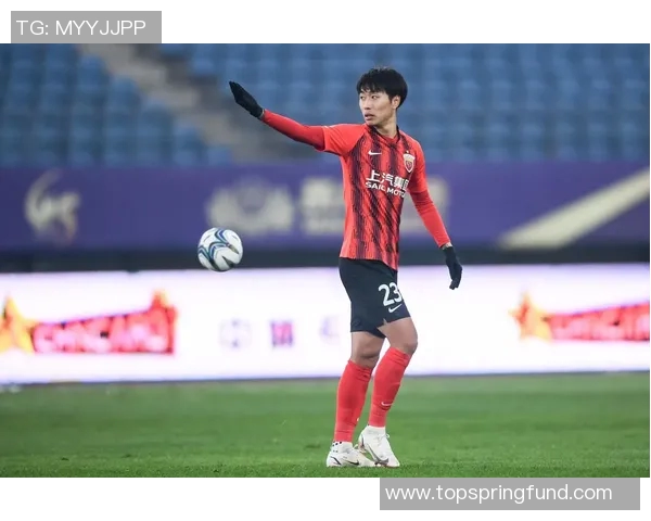 足球明星傅欢的个人简介与精彩瞬间全景展示